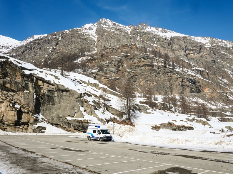 Mardi 18 février, parking gratuit au fin fond du Valsavarenche au lieu dit Le Pont à 1980 m. 2025-06-5.jpg