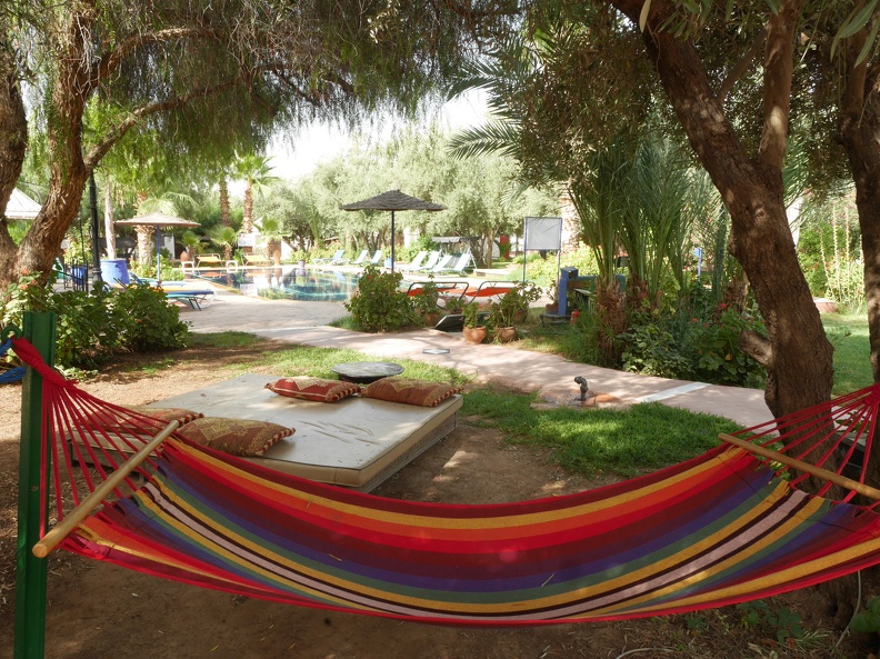60) Marrakech, camping Le Relais dans la Palmeraie à 10 kms du centre ville; havre de paix, de calme et de sérénité; exotique à souhait, accueil très chaleureux et cuisine marocaine bien goûteuse; super!!! xJuin09MarrakechCampingRelais.JPG