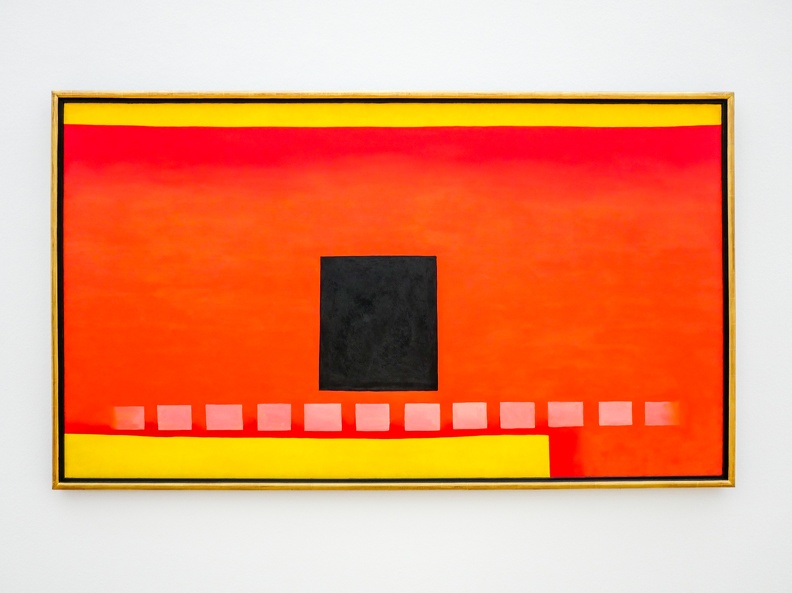 Black Door with Red, 1954, huile sur toile; la fascination qu'éprouve O'Keeffe pour une embrasure de porte obscure lui inspire une série de tableaux entre 1946 et 1960. O'Keeffe2022-17.jpg