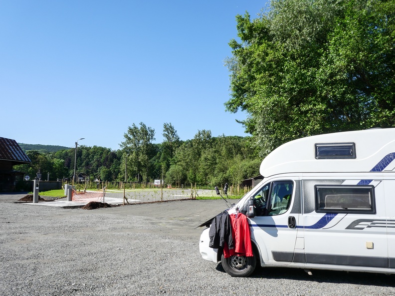 Parking gratuit à côté une aire de camping-car en préparation... 06062024-P1023974.jpg